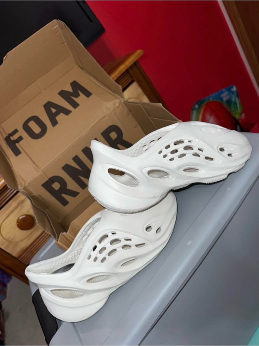 Yeezy Foam Runners in Cream White